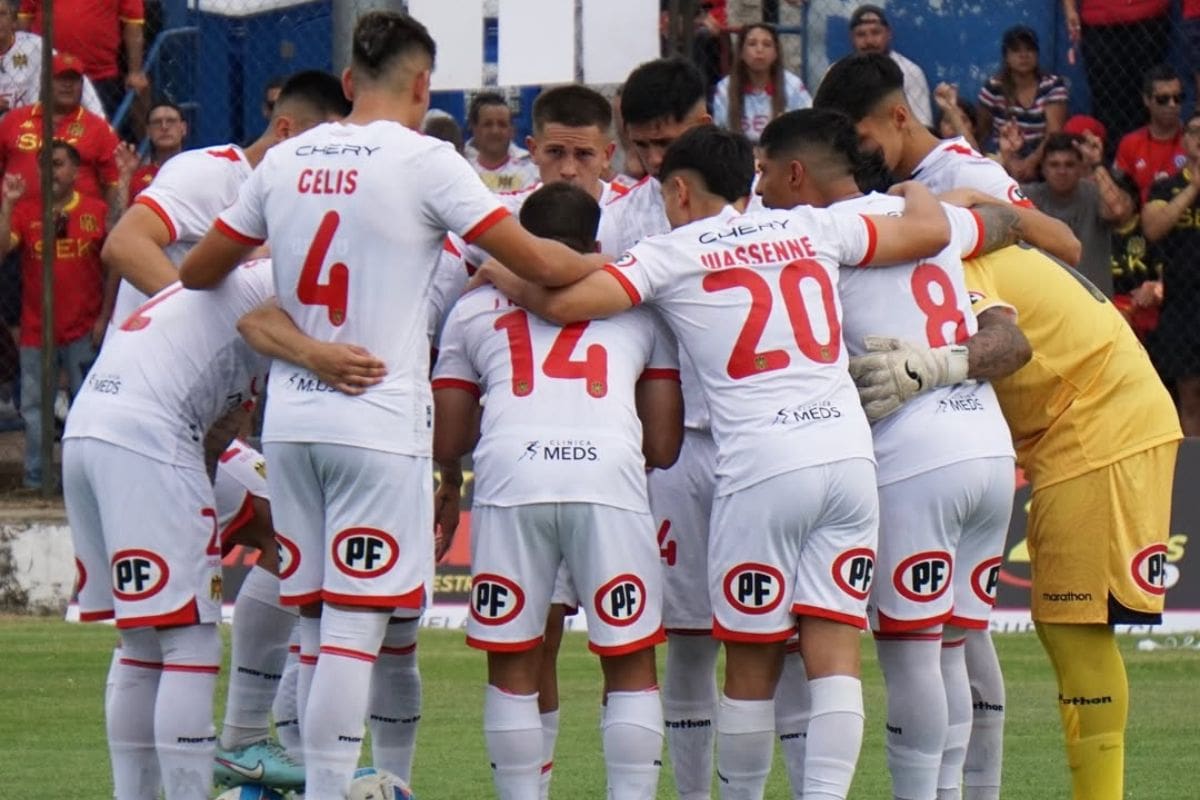 Los Hispanos se niegan al descenso, acusando una decisión arbitraria por parte de la ANFP. Foto: @ueoficial en Instagram.