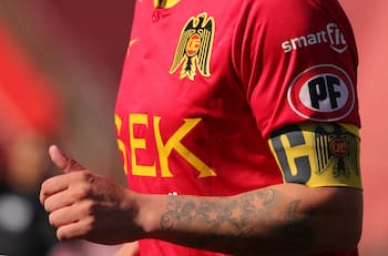 Triste noticia enluta a Unión Española: club comunica la partida del padre de uno de sus jugadores