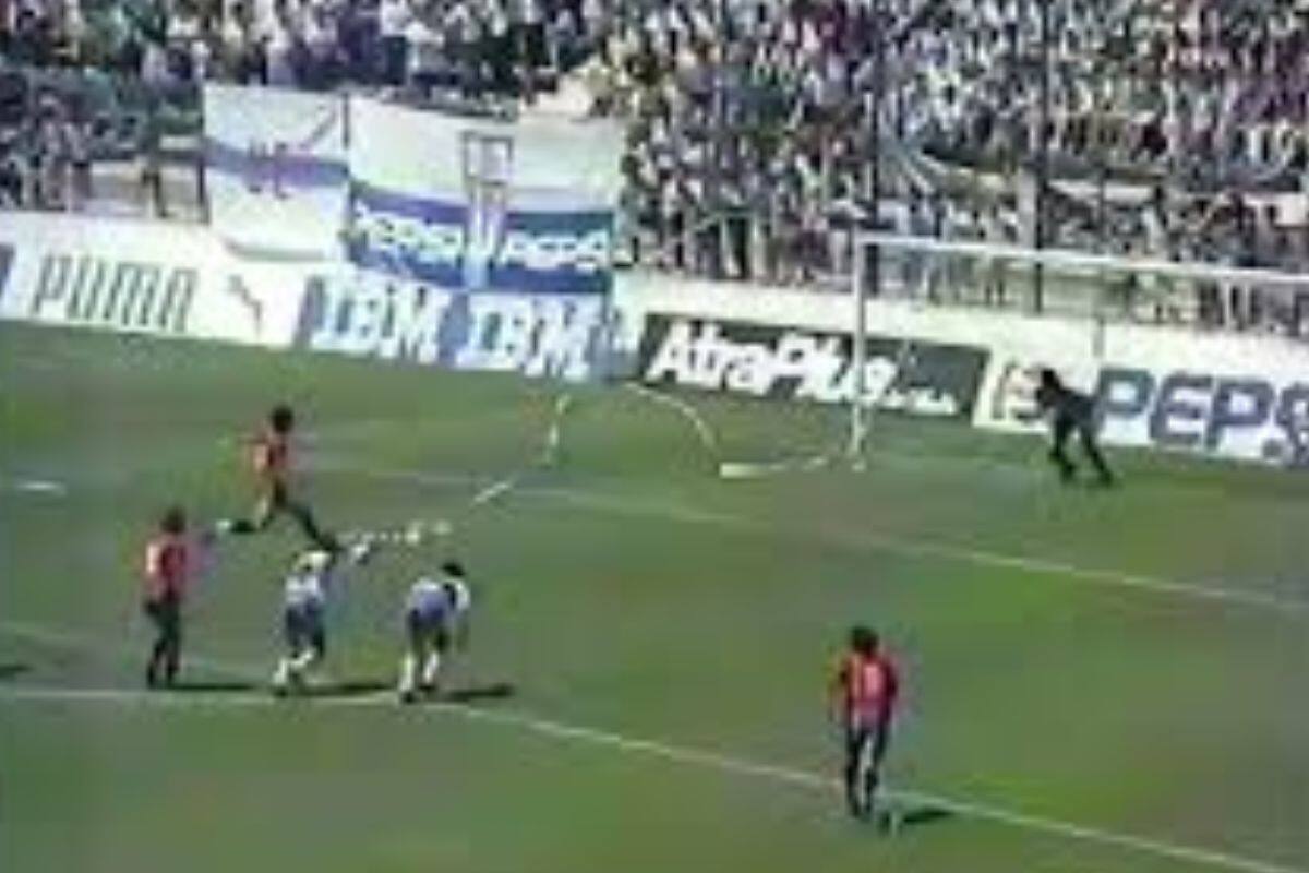 venció a la UC en San Carlos de Apoquindo en la última fecha del Campeonato 88. Con ese resultado, la U se fue a Segunda.