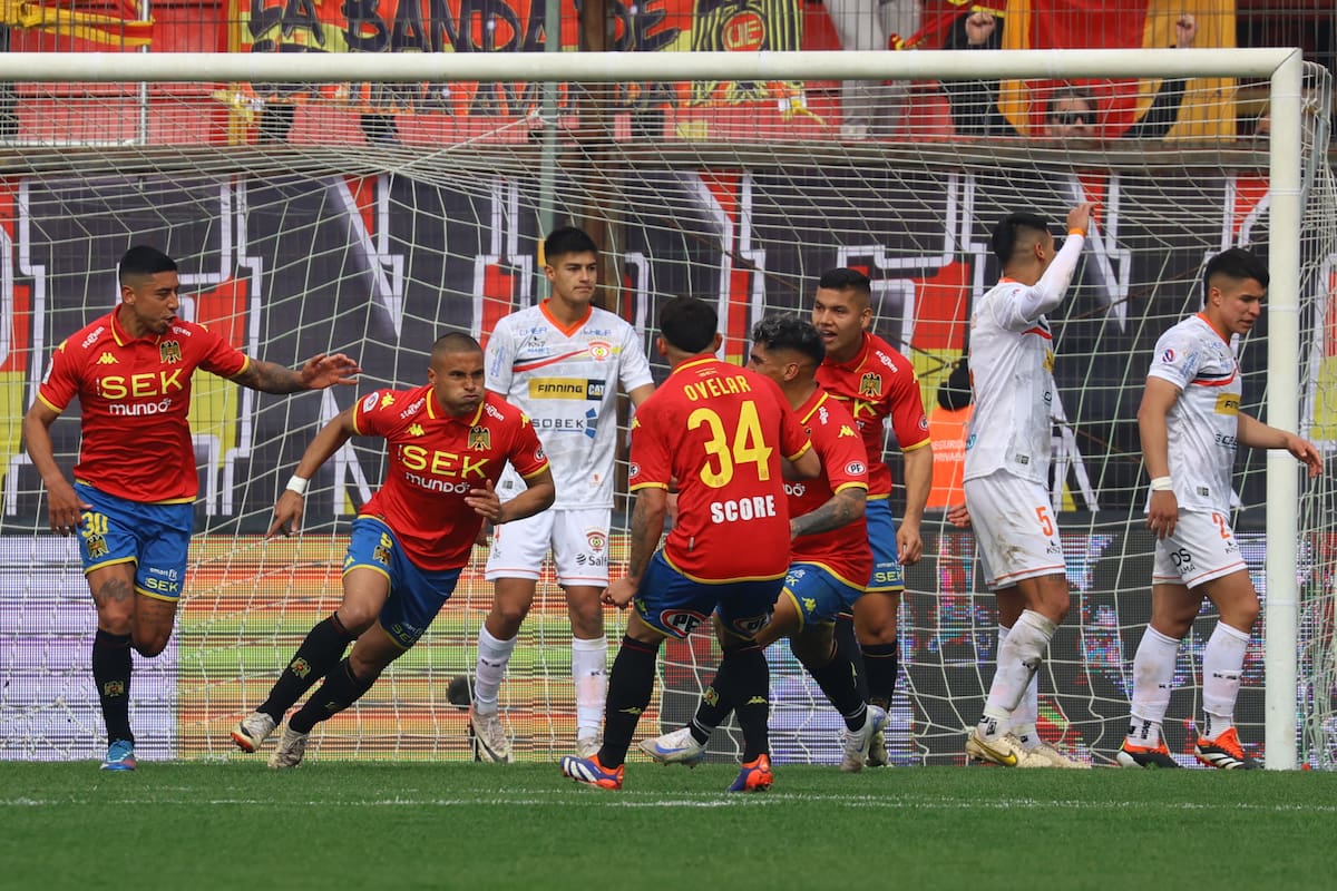 Los Hispanos vuelven a recibir a Cobreloa, aunque ahora en Primera B. Foto: Agencia Aton.