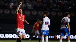 Polémico exjugador de Unión Española le toca la oreja a la UC tras el triunfo en el Campeonato Nacional