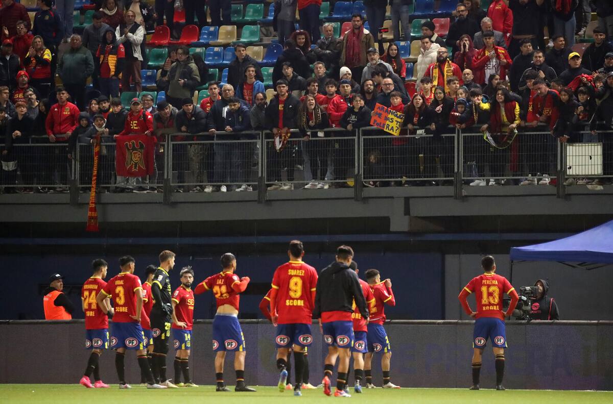 Hincha de Unión Española pasó la noche en un calabozo del Maracaná por insultos racistas