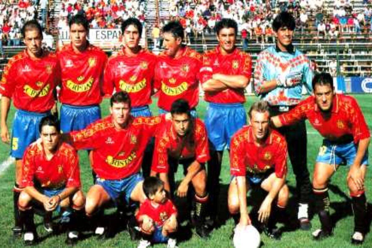 Formación del Apertura de 1997. El equipo que a final de año descendió por primera vez en la historia.