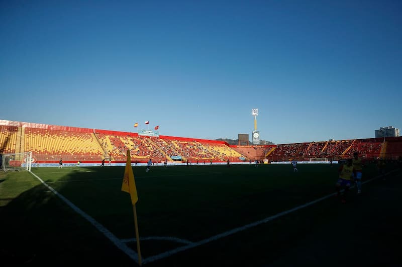 Estadio Santa Laura. Fotos: Agencia Aton.