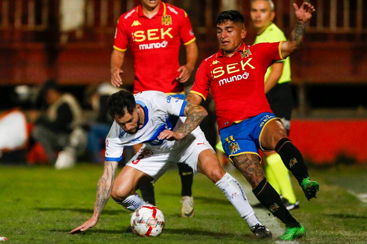 Hispanos y Cruzados se verán las caras por la Liga de Primera 2025.