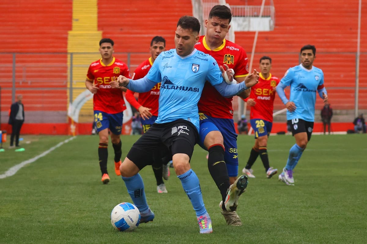 Hispanos y Dragones Celestes son los candidatos al descenso en Primera División. Foto: Agencia Aton