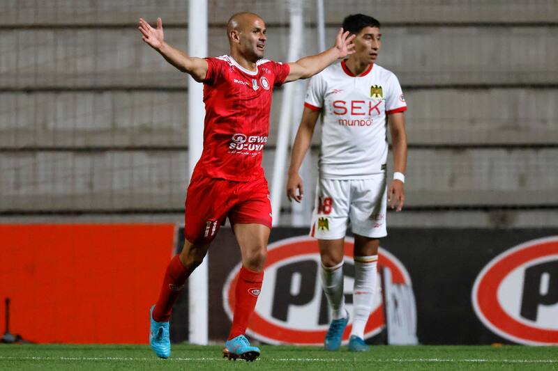 Los Cementeros golearon a Unión Española en el Campeonato Nacional.