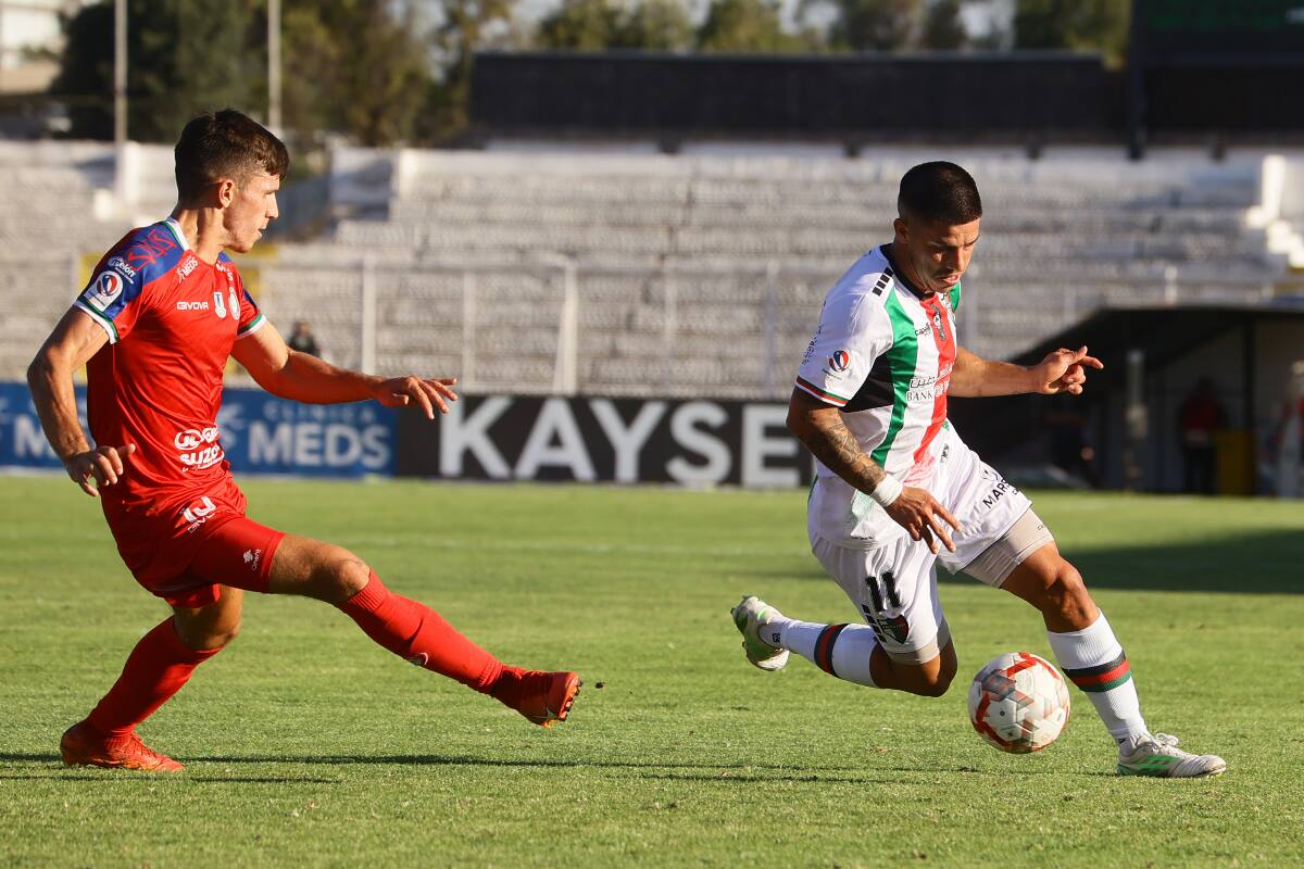 Unión La Calera vs Palestino será el duelo que empiece con la jornada dominical de fútbol en Primera División. (Foto: Aton)
