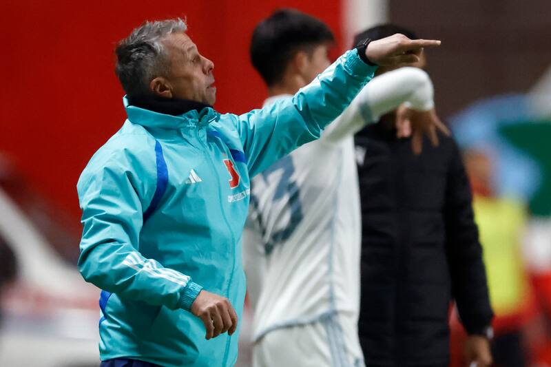 El entrenador de Universidad de Chile, Gustavo Alvarez.