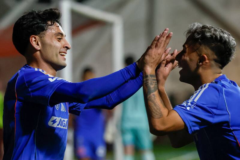 El Romántico Viajero apabulló a los Cementeros y sigue en la pelea por el torneo. /Photosport