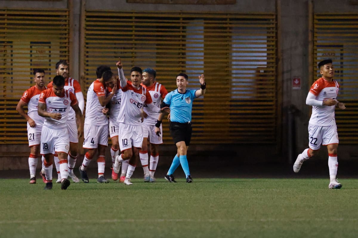 Unión San Felipe viene de derrotar a San Luis en la fecha pasada de la Primera B. Hoy, el choque será ante Everton, por la Copa Chile. Foto: Agencia Aton.