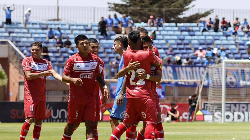 Curioso: equipo del fútbol chileno suma 8 refuerzos y no tiene DT para 2025