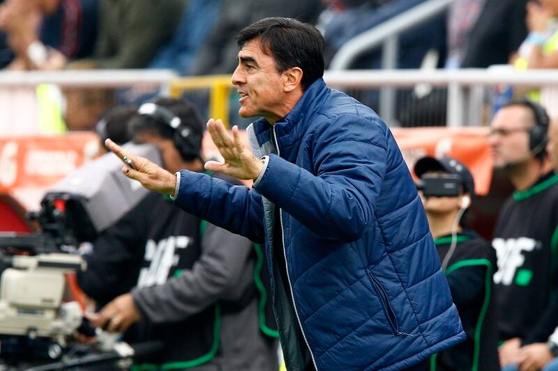Futbol, Universidad Catolica vs Universidad de Chile.
Octava fecha, campeonato nacional 2019
El entrenador de Universidad Catolica Gustavo Quinteros da instrucciones a sus jugadores durante el partido de primera division disputado contra Universidad de Chile en el estadio San Carlos de Apoquindo de Santiago, Chile
14/04/2019
Felipe Zanca/Photosport
Football, Audax Italiano vs Coquimbo Unido
Eighth date, National Championship 2019
Universidad Catolica's manager Gustavo Quinteros instructs his players during the first division football match played against Universidad de Chile at the San Carlos de Apoquindo stadium in Santiago, Chile.
14/04/2019
Felipe Zanca/Photosport