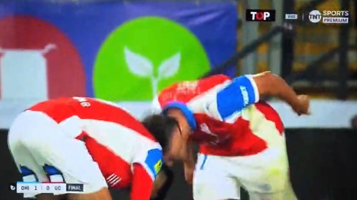 Tensión en la UC: Clemente Montes encaró a Matías Palavecino y le propinó un cabezazo