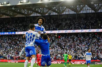 La UC pisa firme en el Claro Arena y asegura el Chile 2 tras vencer a Unión La Calera