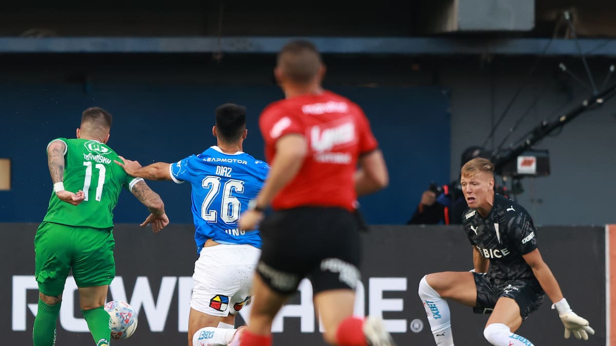 Pese a la remontada ante Audax: el jugador de la UC que recibió todas las críticas de los hinchas