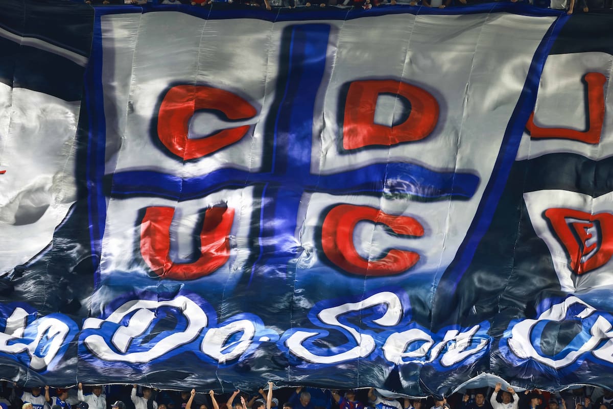 Los Cruzados juegan con gran apoyo de sus hinchas en el Claro Arena. Foto: Agencia Aton.