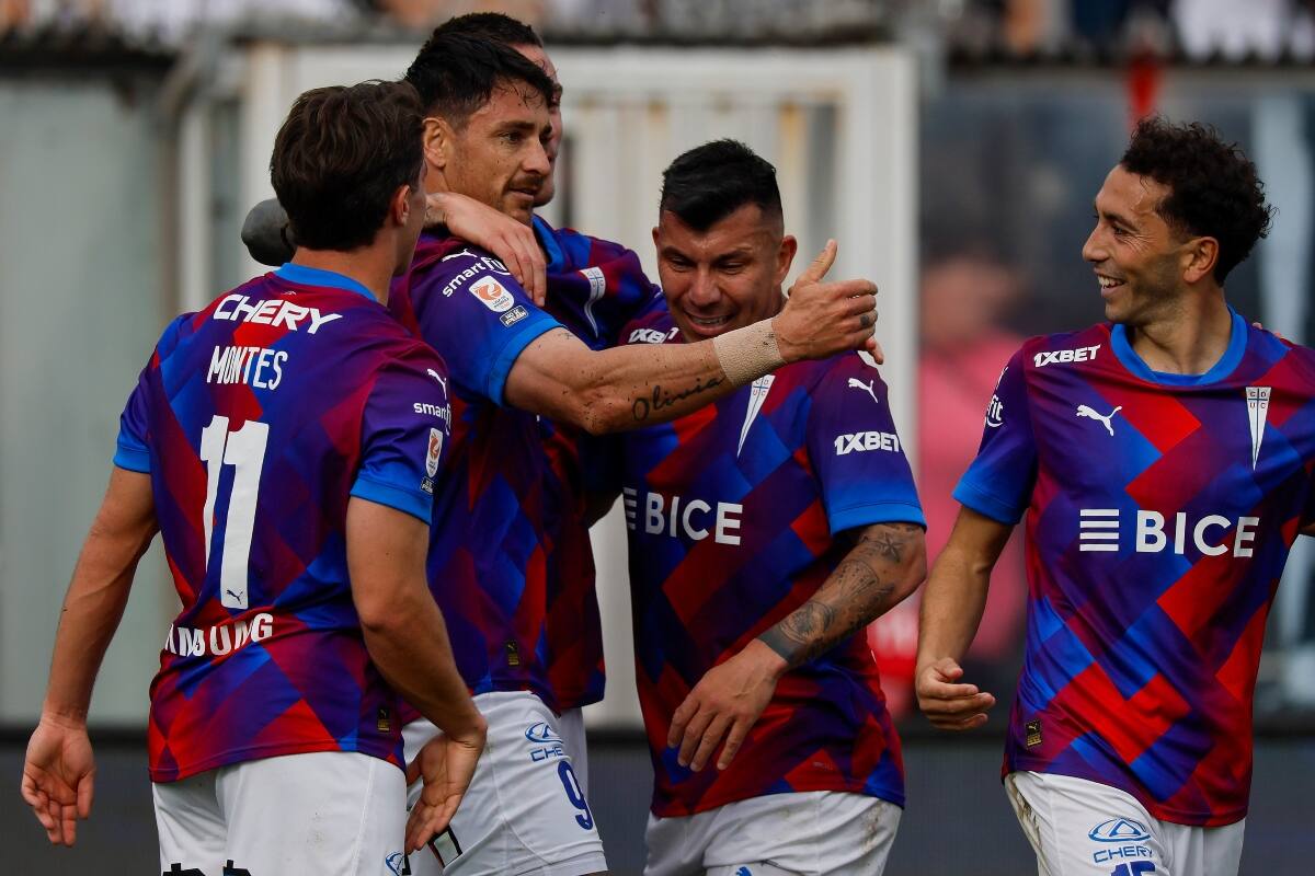 en el más reciente triunfo ante Colo Colo. Foto: Agencia Aton.