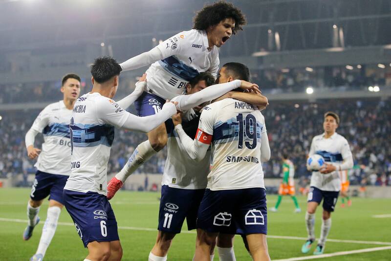 La UC firmó la primera remontada en el Claro Arena tras vencer a Cobresal. Foto: Aton.