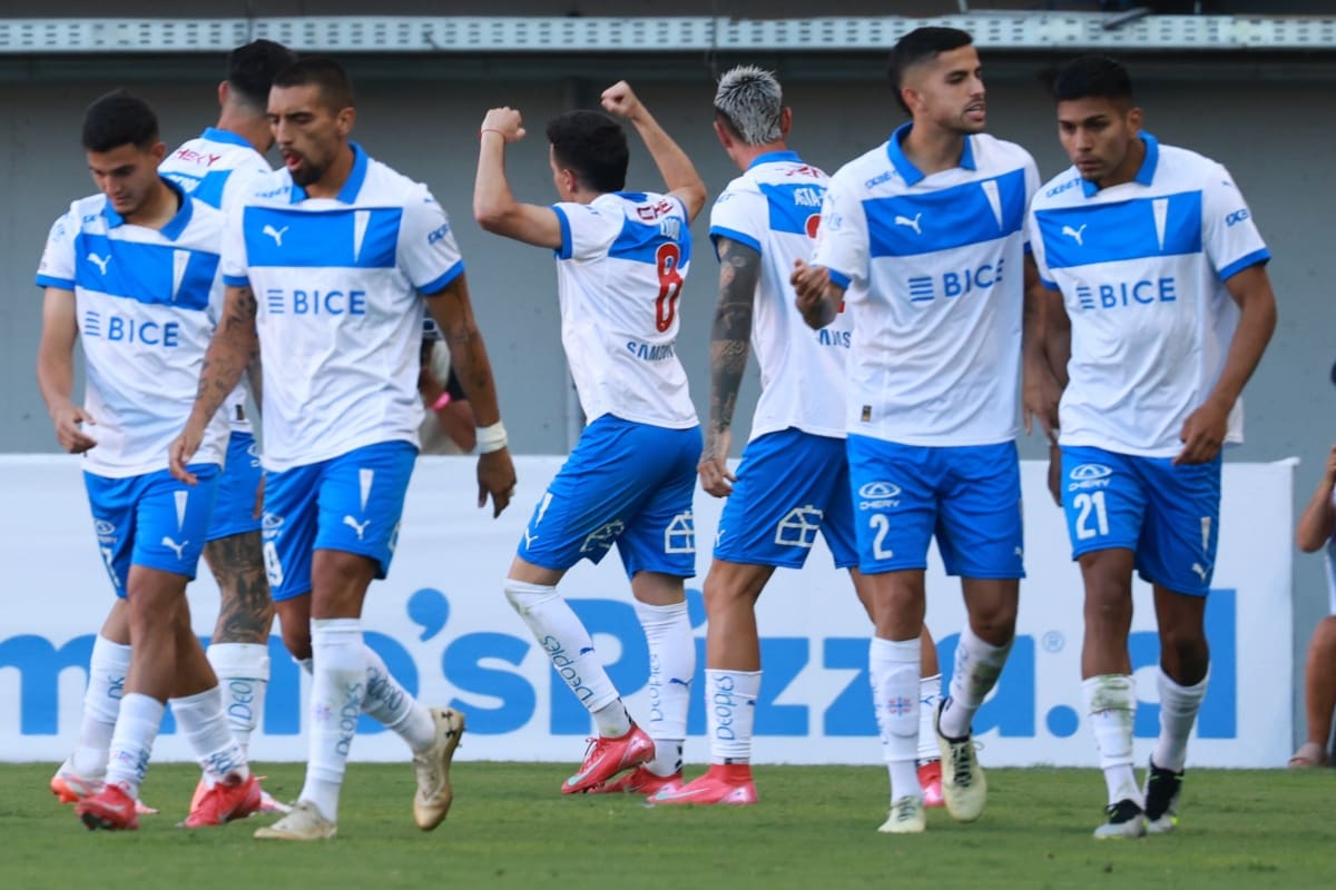 Los Cruzados visitan a Unión Española en el Estadio Nacional.