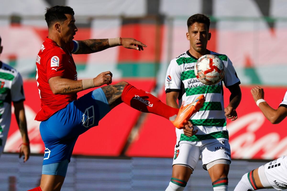 Universidad Católica venció 2-0 a Palestino en La Cisterna
