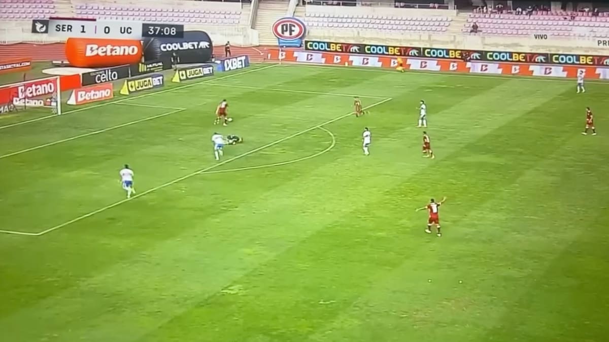 VIDEO | Felipe Gutiérrez celebró con todo: el grosero error defensivo de la UC que terminó en gol de La Serena