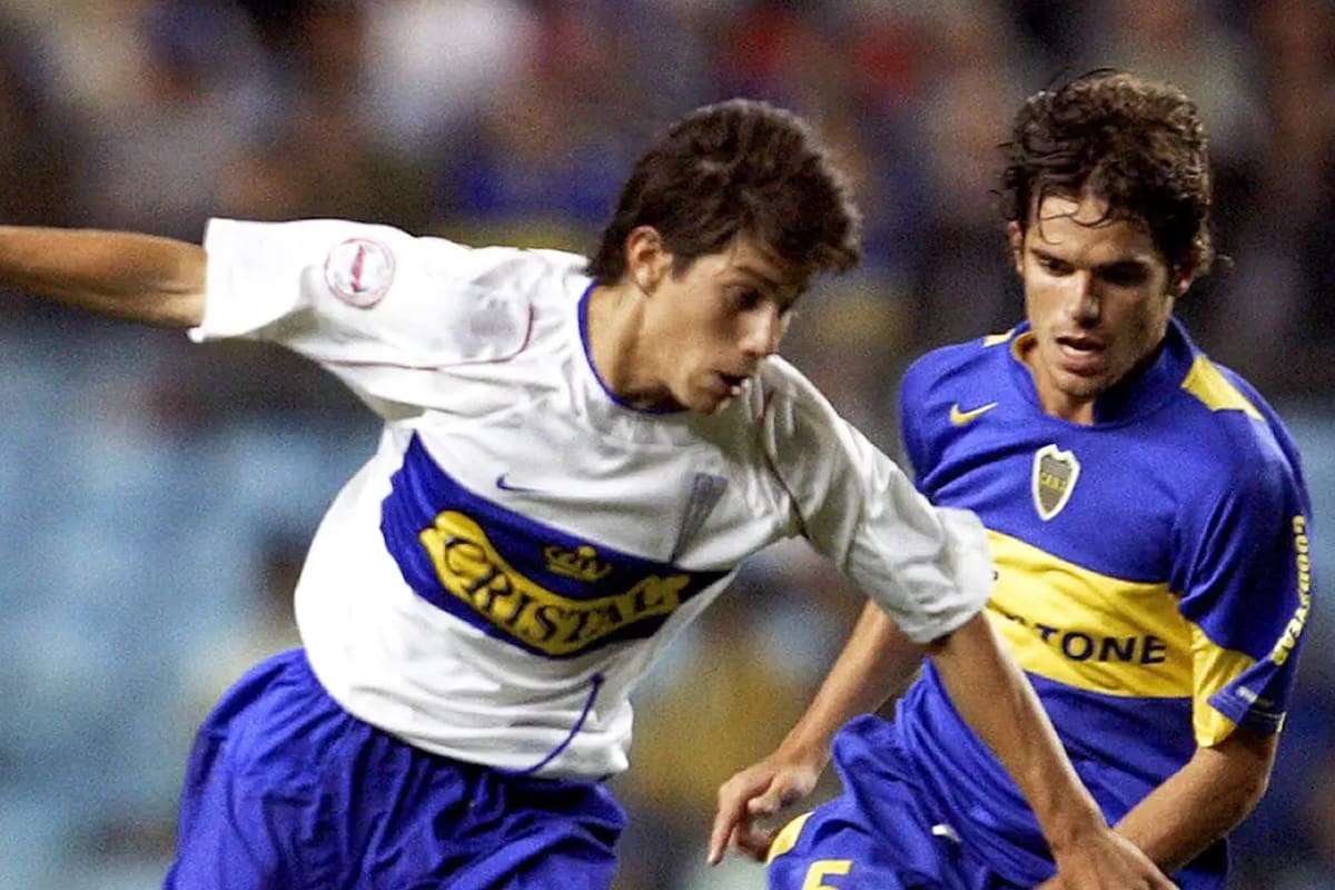 Enfrentando a Boca Juniors en 2005.