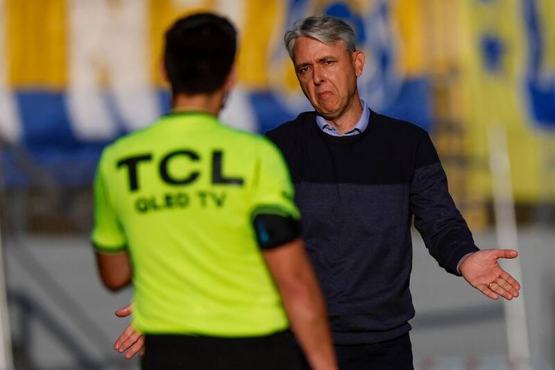 A Tiago Nunes le molestó que la ANFP haya programado el duelo ante Cobresal a las 6 de la tarde, porque los Cruzados no podrían regresar a Santiago el mismo día. Foto: Agencia Aton.