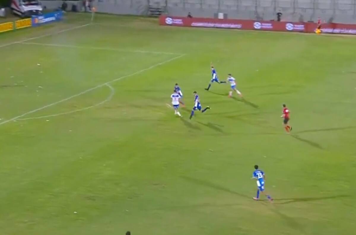 Calidad pura: el golazo de Fernando Zampedri para la UC en el duelo frente a Atlético Tucumán