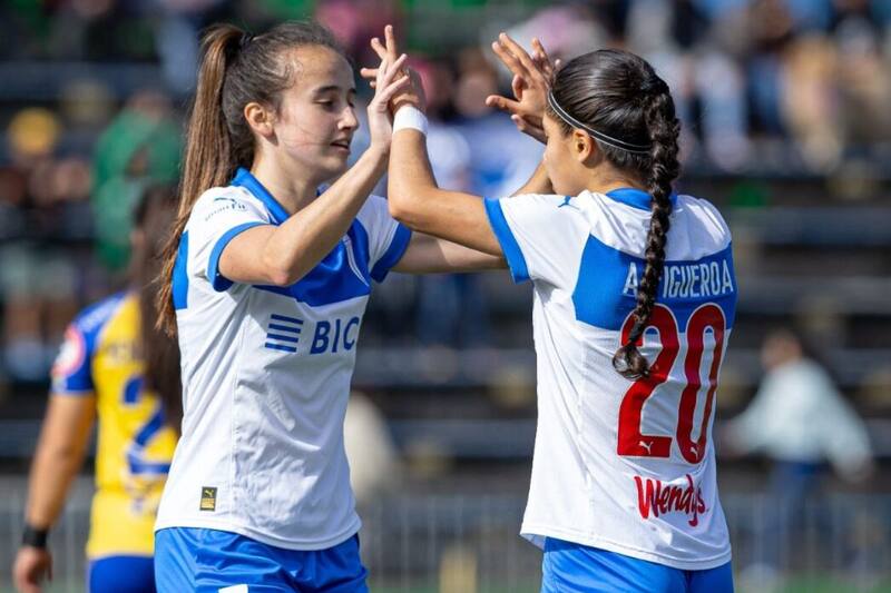 La rama femenina de la UC inaugurará el Claro Arena, con partido ante Santiago Morning.