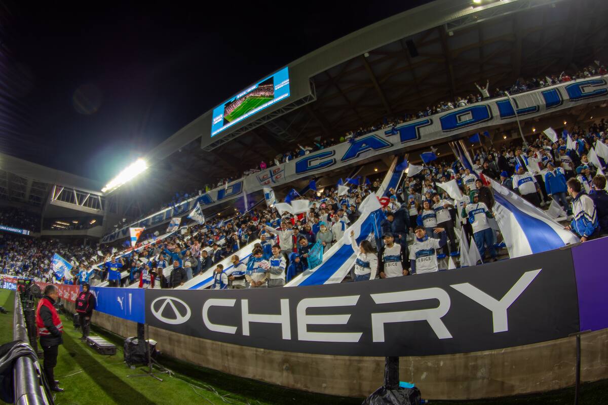 “Los hinchas destruyeron”: Católica informa la primera noticia negativa tras el estreno del Claro Arena. Foto: Felipe Escobedo