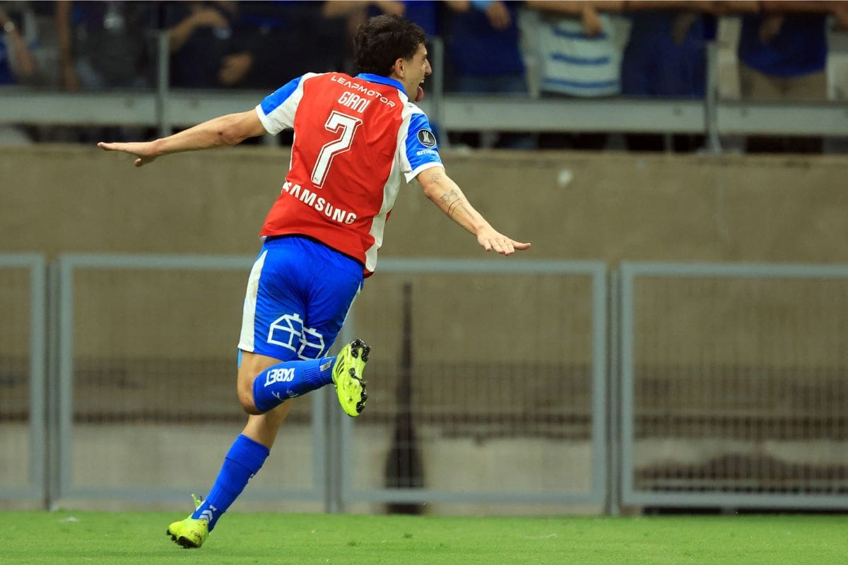 Justo Giani marcó el primer tanto de la UC en la victoria sobre Cruzeiro. Foto: Agencia Aton.