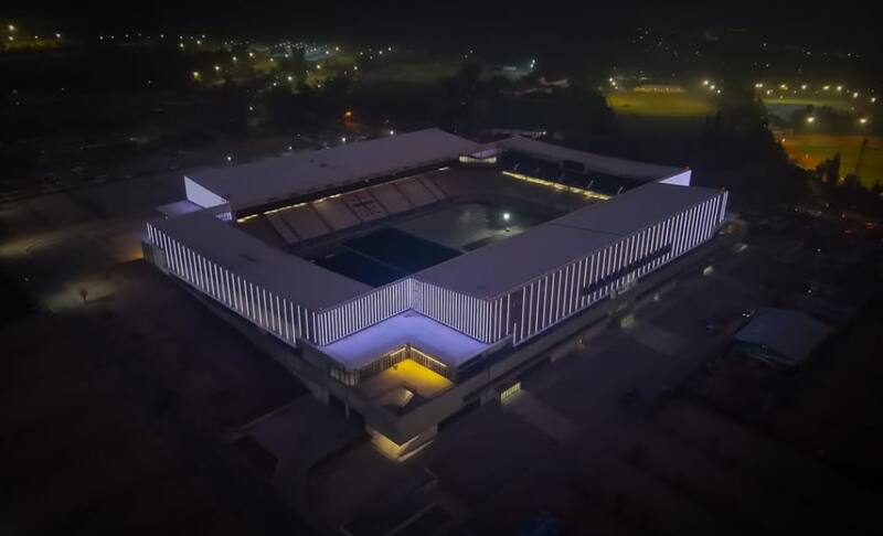 Le pide perdón a sus hinchas por el retraso en el estreno del Claro Arena y anuncia marcha blanca.
