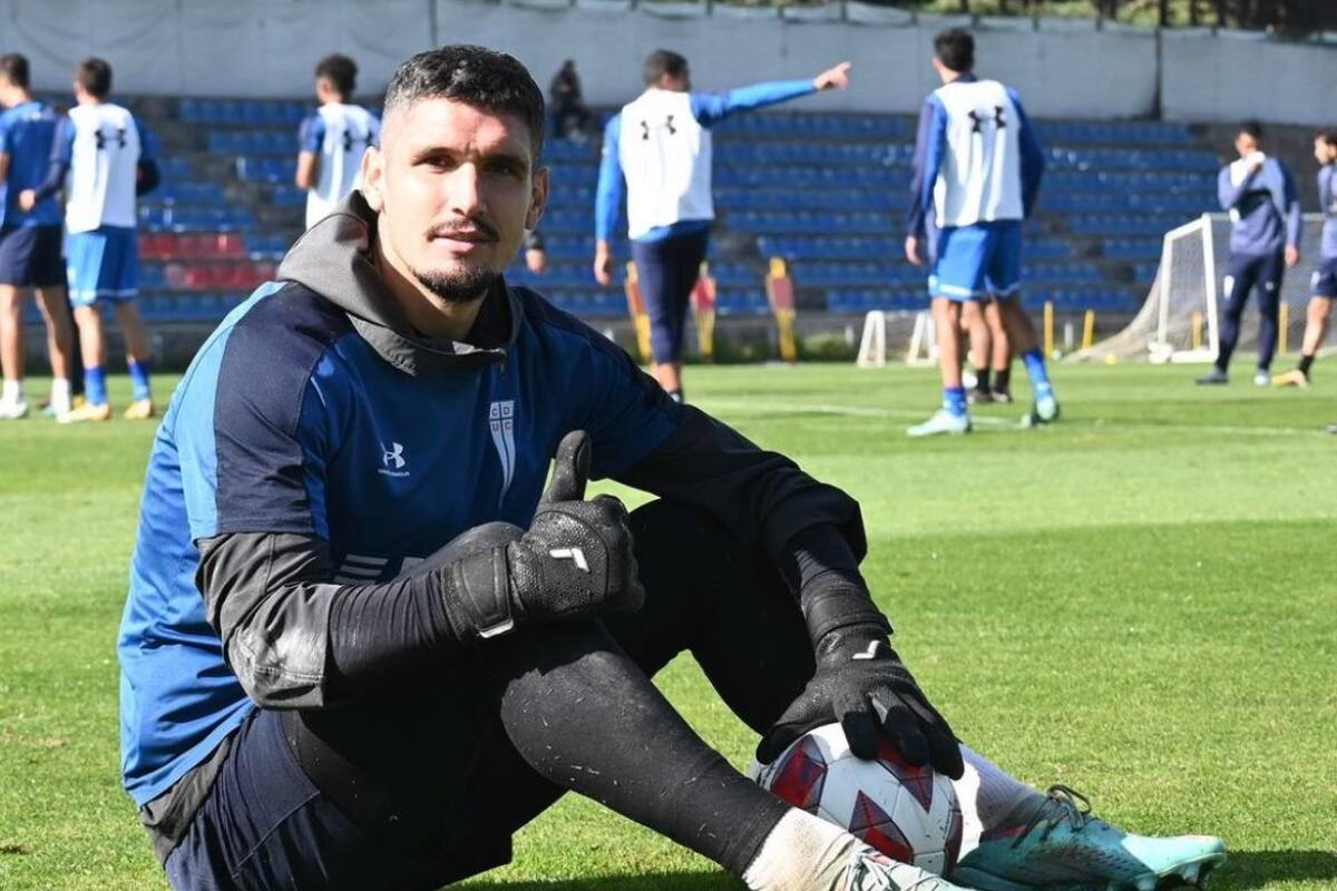 El plantel de la UC podría dejar San Carlos de Apoquindo para hacer la intertemporada fuera del país. (Foto: @cruzados_oficial)