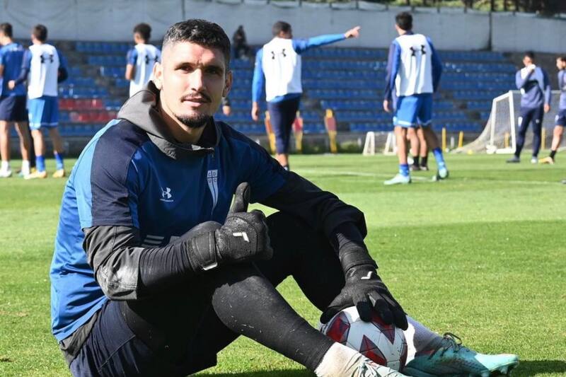El plantel de la UC podría dejar San Carlos de Apoquindo para hacer la intertemporada fuera del país. (Foto: @cruzados_oficial)