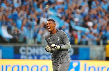 Universidad Católica asegura a su nuevo arquero: consigue el préstamo del brasileño Adriel