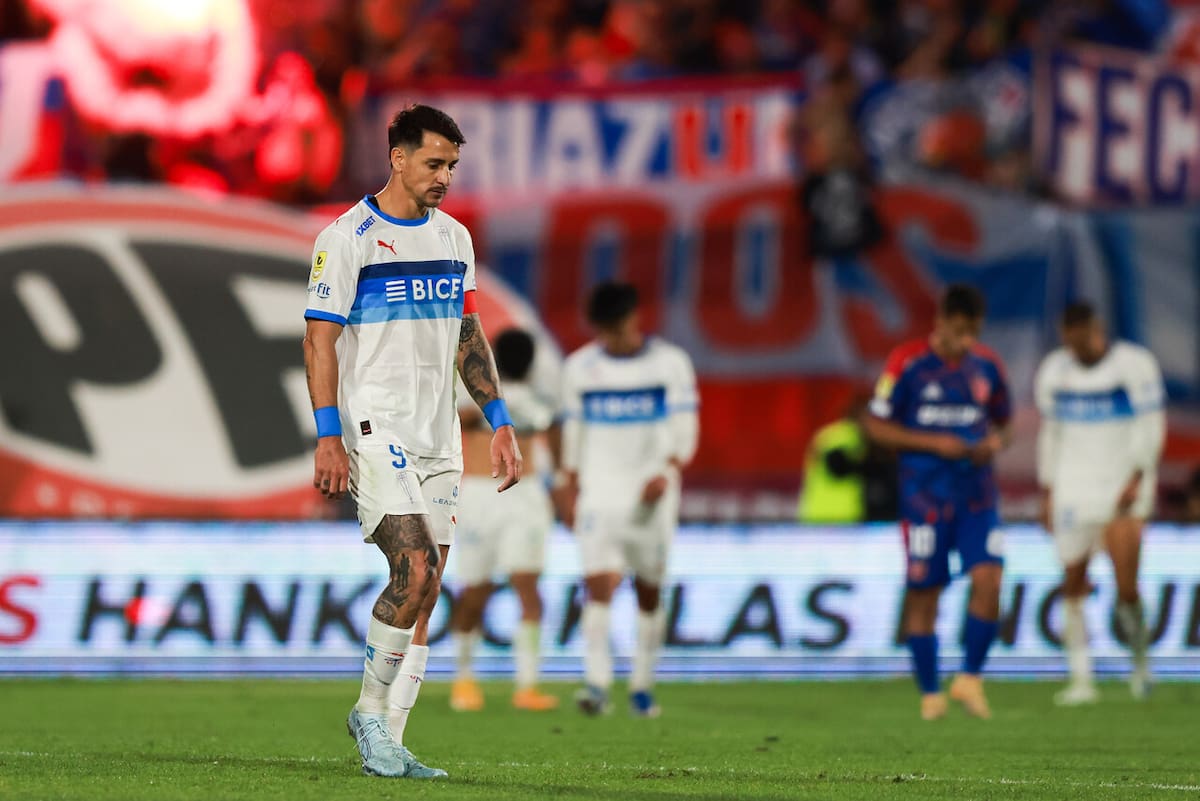 Daniel Garnero regaló el primer tiempo: El 1x1 de la UC en la caída en el Clásico Universitario. Foto: Aton.