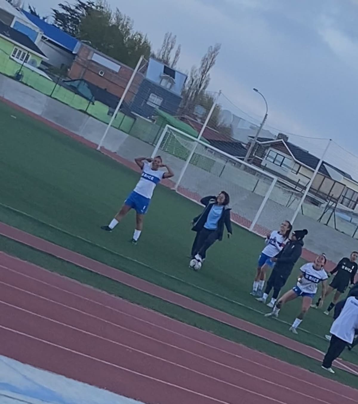Los gestos de las jugadores de la UC. Foto: Maximiliano Cárdenas.