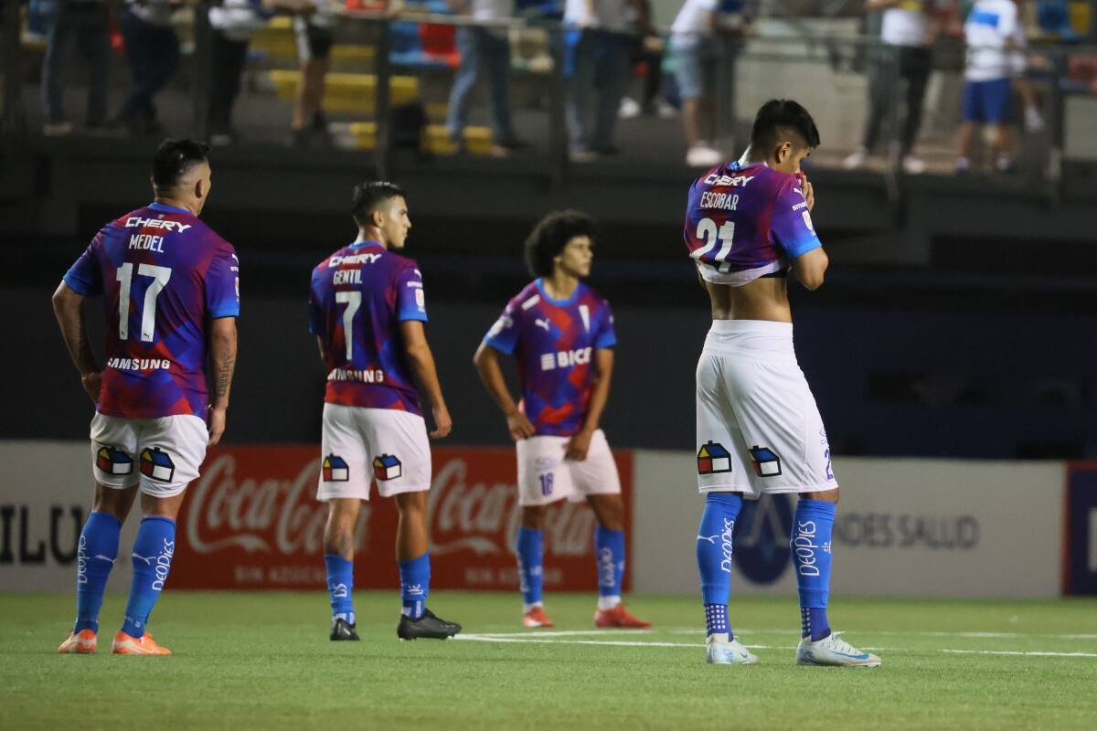 Los cruzados quedaron afuera de Copa Chile. Foto: Aton.