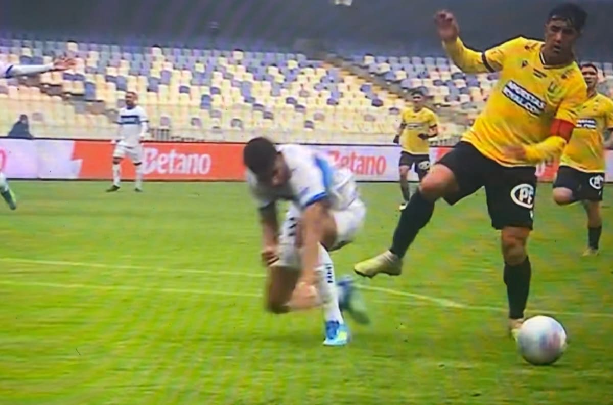 VIDEO | El VAR lo terminó cobrando: así fue el penal a Juan Francisco Rossel para la UC
