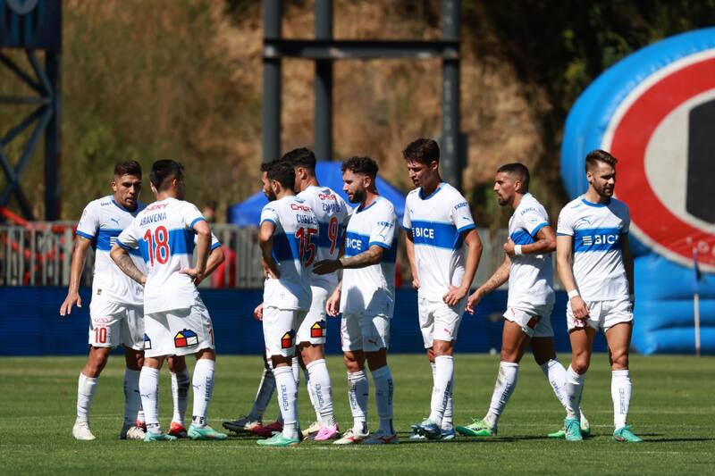 Universidad Católica será el rival de Glorias Navales en Copa Chile. Foto: Aton.