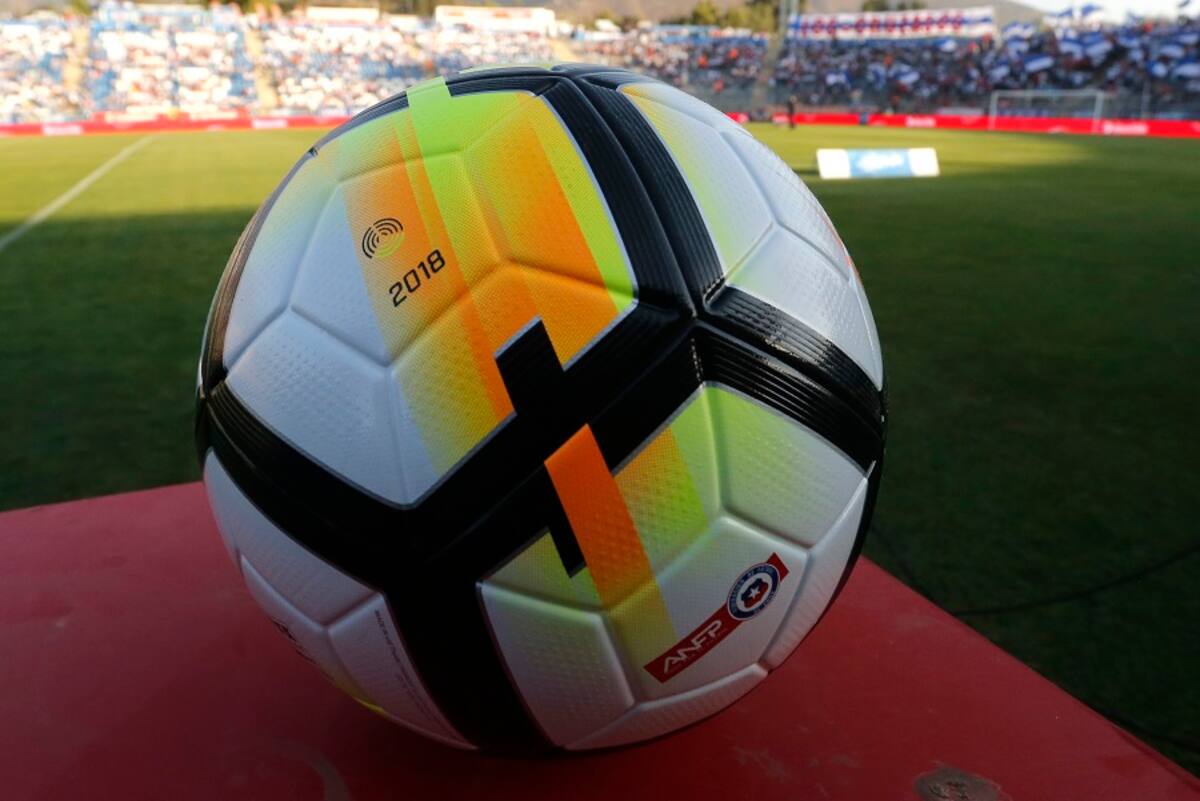 Futbol, Universidad Catolica vs Deportes Temuco
Primera fecha, campeonato 2018
Universidad Catolica VS de Deportes Temuco durante el partido de primera division en el estadio San Carlos de Apoquindo, Santiago, Chile.
02/02/2018
Marcelo Hernandez/Photosport
Football, Universidad Catolica vs Deportes Temuco
First date, Championship 2018
Universidad Catolica against Deportes Temuco during a first division football match held at the San Carlos de Apoquindo stadium in Santiago, Chile.
02/02/2018
Marcelo Hernandez/Photosport