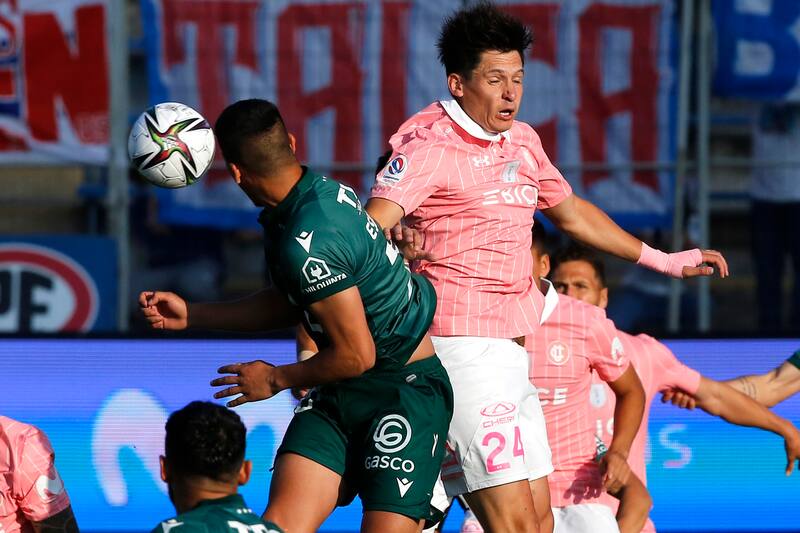 El duelo entre Cruzados y Caturros es uno de los platos fuertes del fin de semana en la Copa Chile.