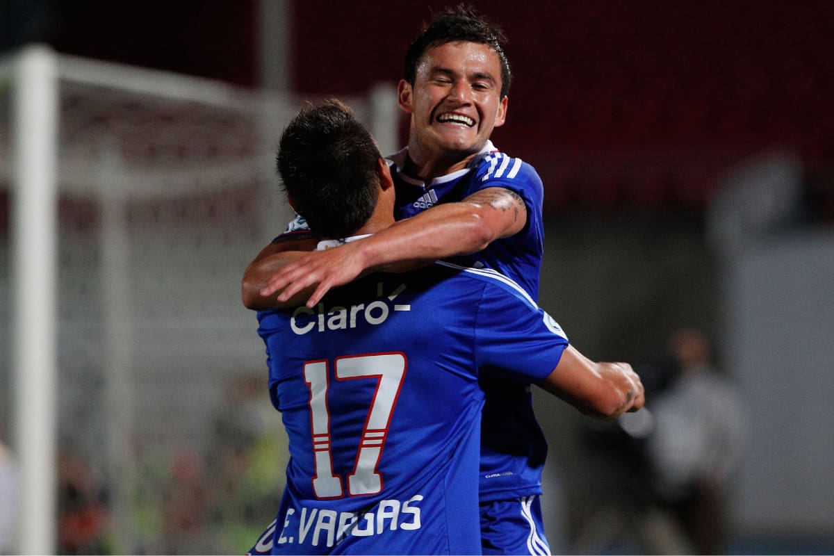 Eduardo Vargas y Charles Aránguiz en 2011.