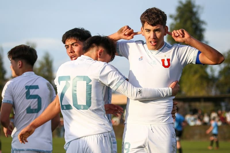 Andrés Torres, delantero que ilusiona en la U. Crédito foto: Rodrigo.foto9 (Instagram),