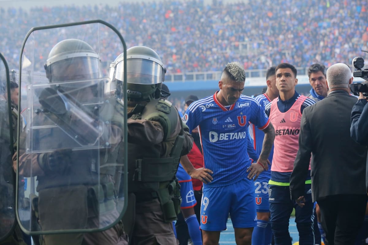Universidad de Chile recibió severo castigo por los hechos de violencia en el Clásico Universitario. Foto: Aton