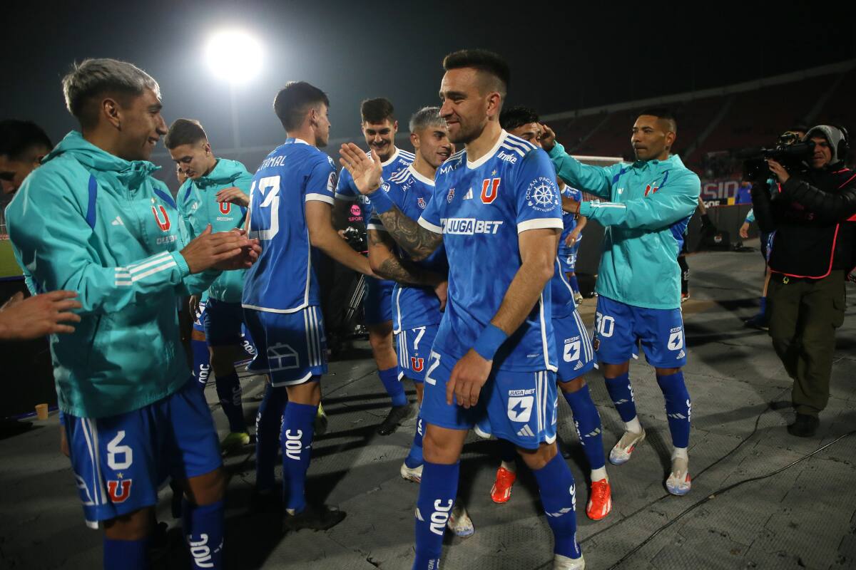 Celebrando el triunfo en penales ante Everton.