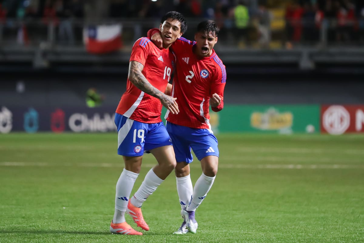Maximiliano Gutiérrez, en La Roja junto a Fabián Hormazábal. Foto: Aton.