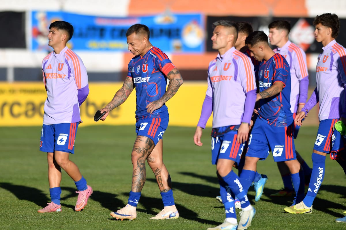 Charles Aránguiz tras la derrota de los azules en El Salvador. Foto: Aton.