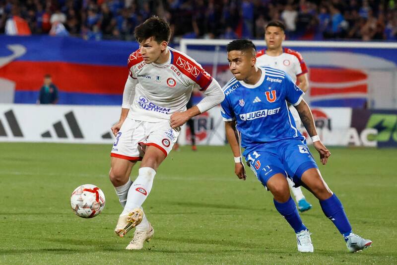 Nicolás Guerra volverá al banco de suplentes en la U. Foto: Aton.